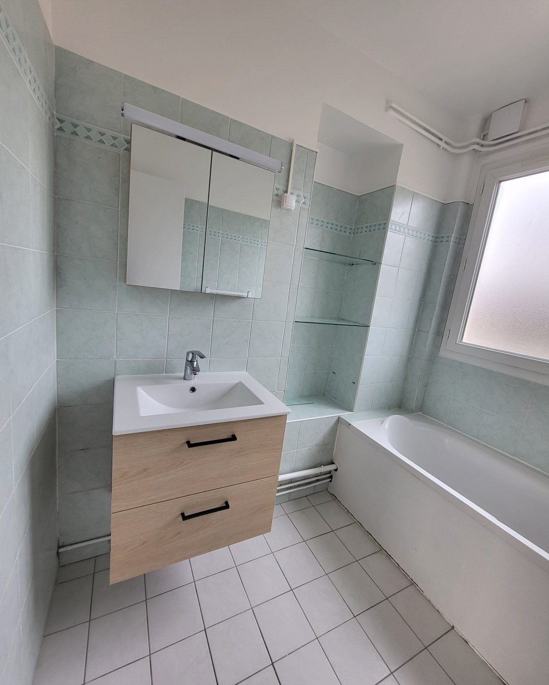 3 Pièces à Chatou – Trop tard loué par L’Agence EMPIRE IMMOBILIER 1 250 € (Réf 1062)