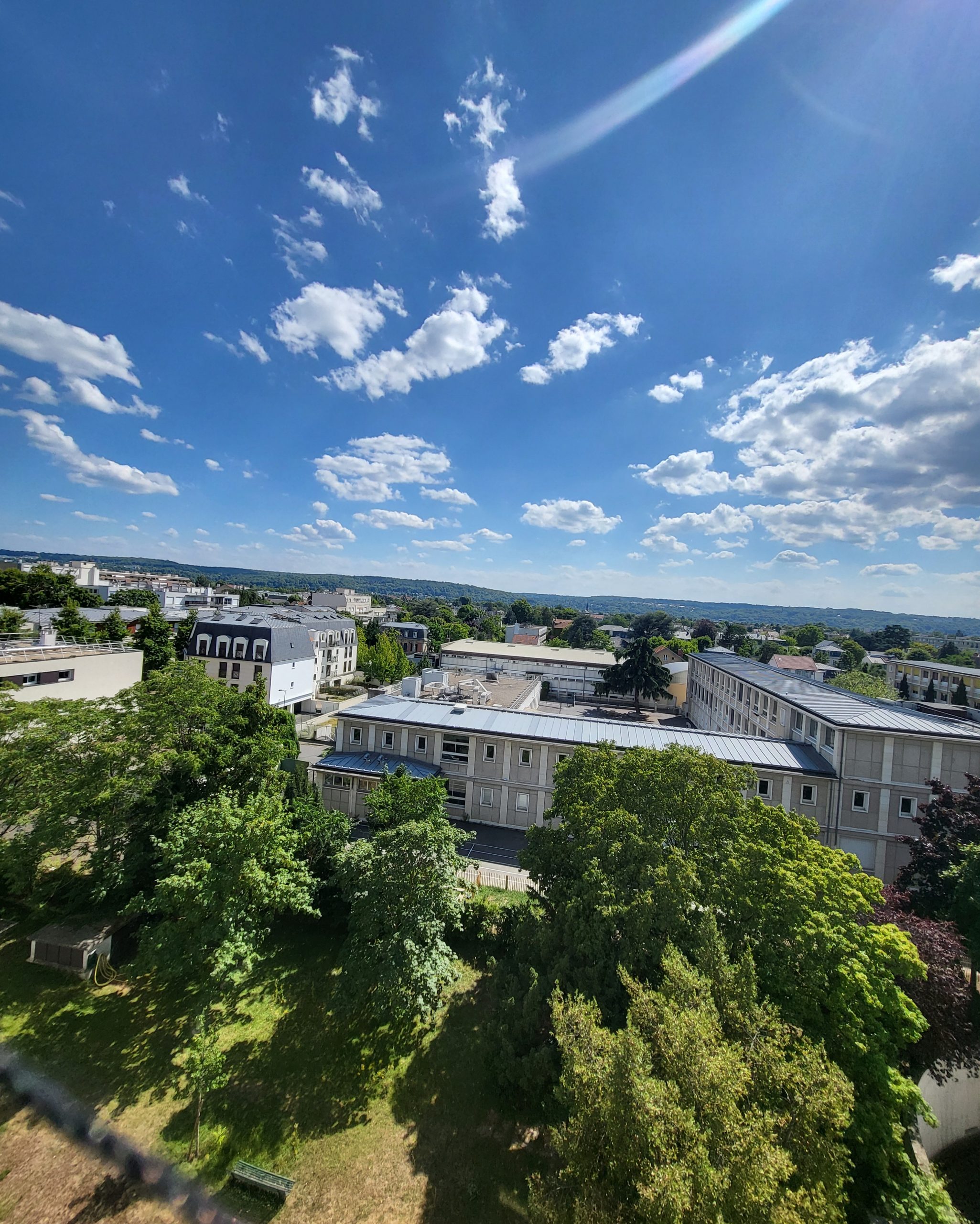 4 Pièces à Chatou – Trop tard Loué par L’AGENCE EMPIRE IMMOBILIER2 400 € ( Réf 1080)