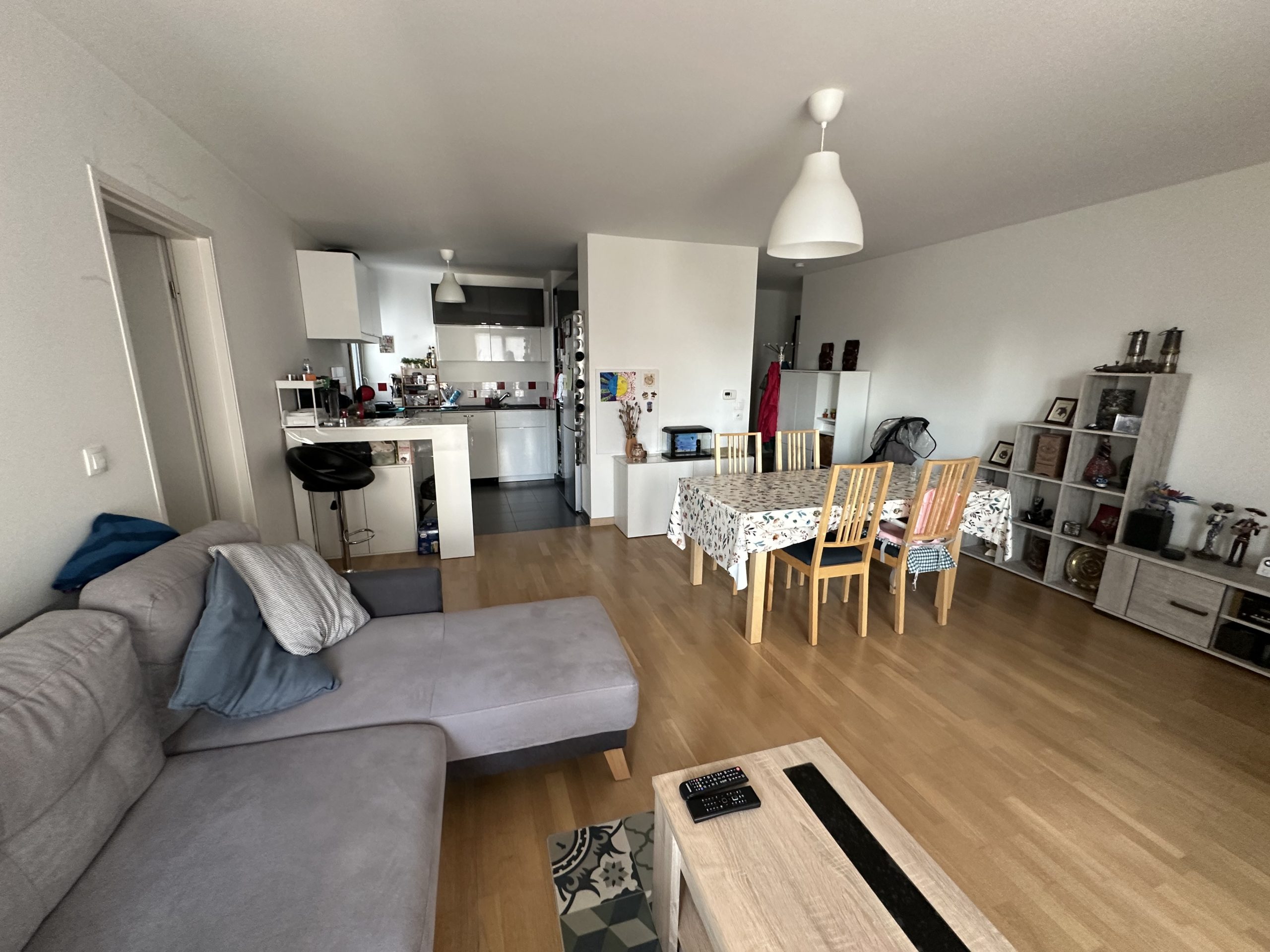 5 Pièces à Nanterre ville 495 000 €  à 7’du RER ( Réf 1079)