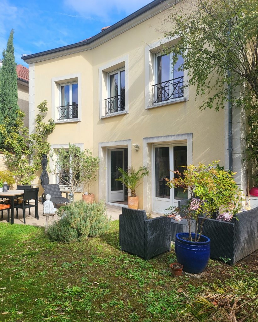 Maison Récente à Chatou Coté Croissy 1 350 000 € (Réf 1091) Maison Récente à Chatou Coté Croissy 1 350 000 € (Réf 1091)