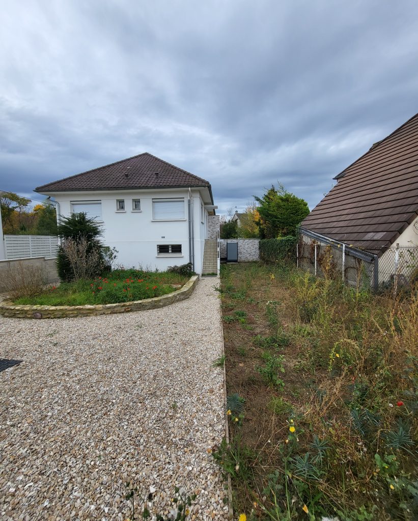 Maison à Chatou 1 950 € ( Réf 1093) Maison à Chatou 1 950 € ( Réf 1093)