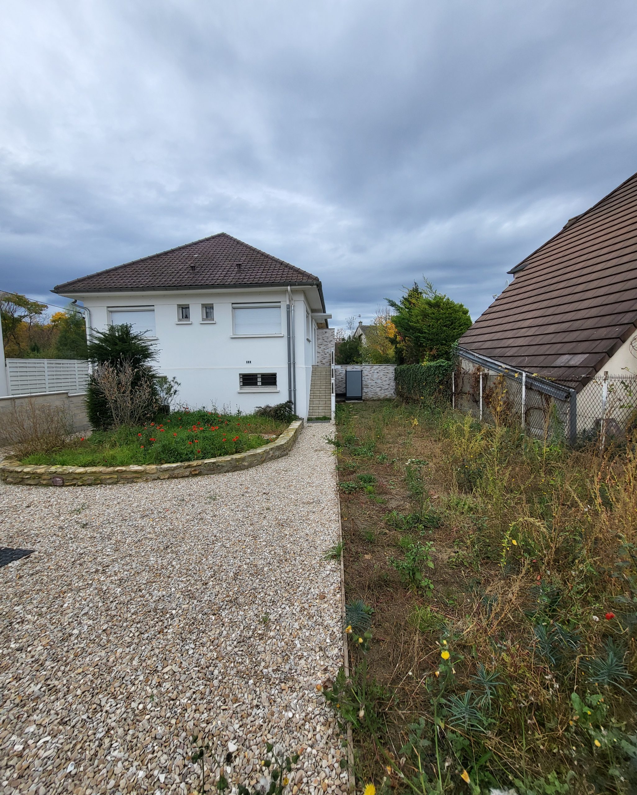 Maison à Chatou 1 950 €  ( Réf 1093)